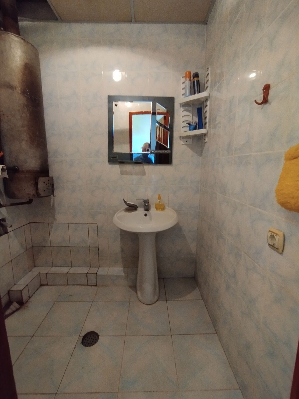 Saray, 3 otaqlı, Köhnə tikili, 67 kv. m