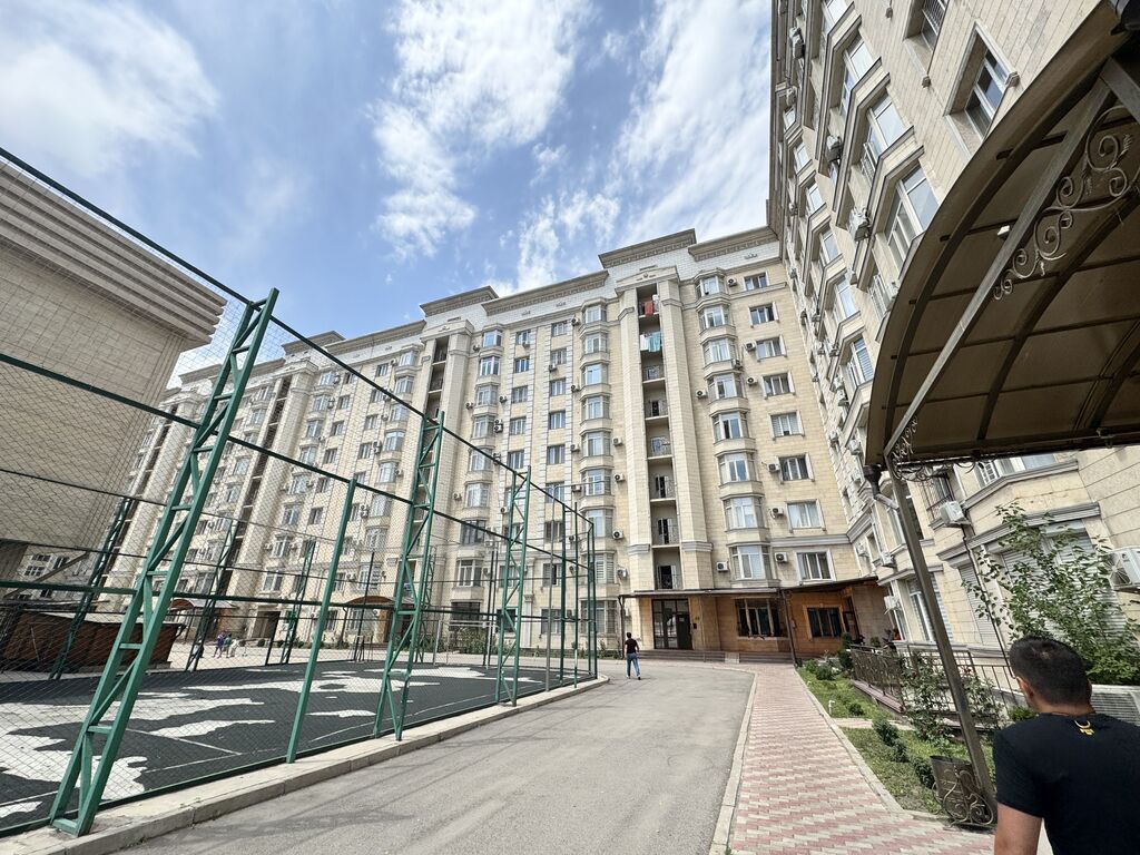 3 комнаты, 110 м², Элитка, 3 этаж, Дизайнерский ремонт — фото 1