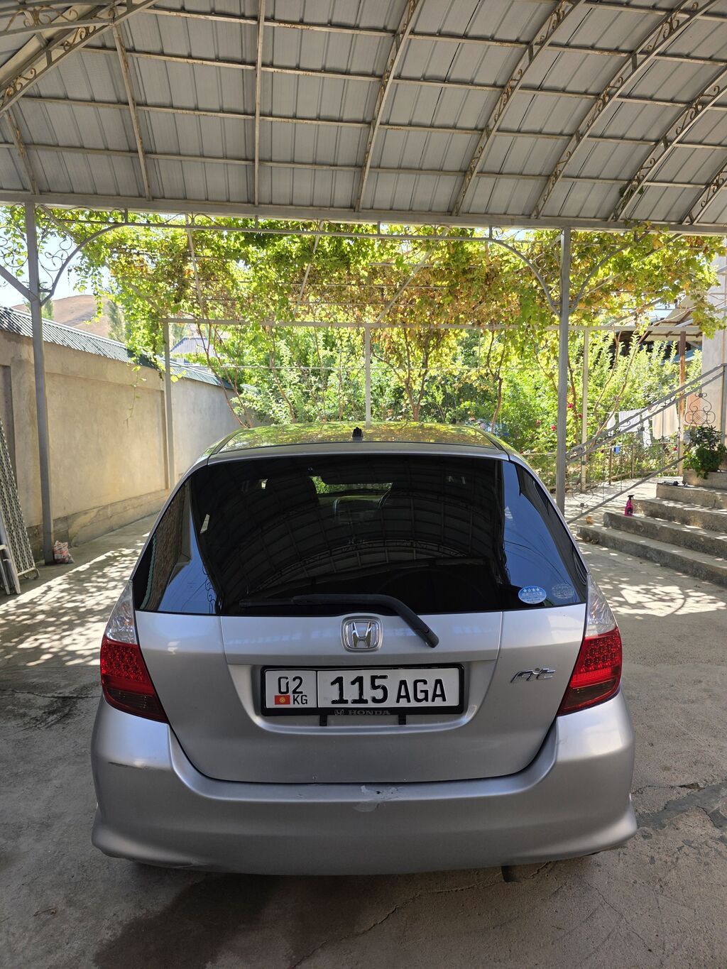 Honda Fit: 2005 г., 1.3 л, Вариатор, Бензин, Хэтчбэк: фото 4