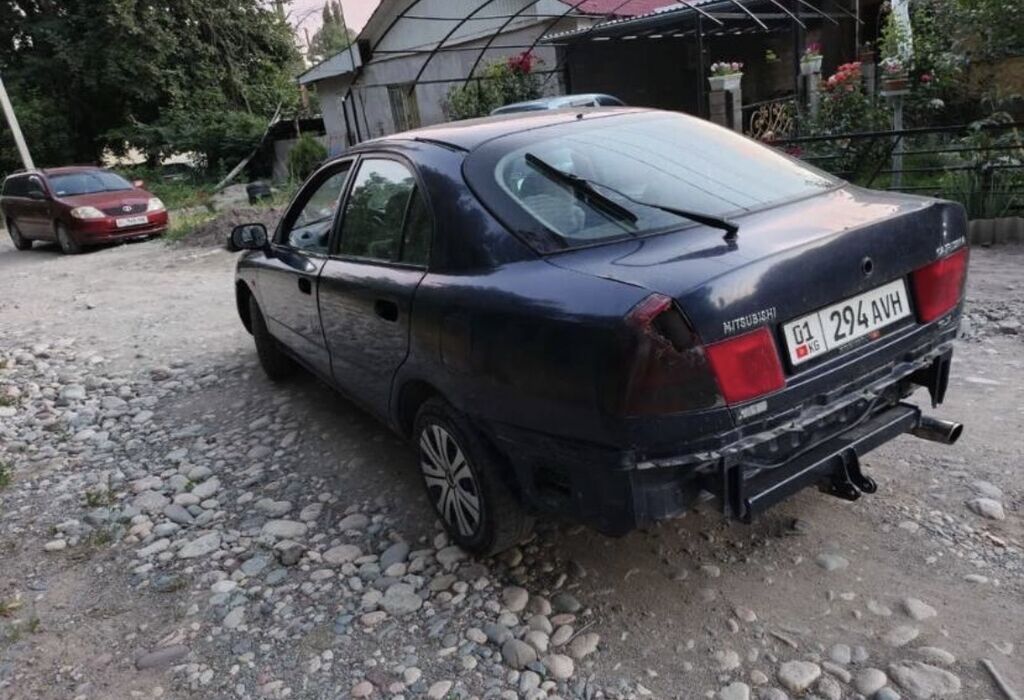 Mitsubishi Carisma: 1995 г., 1.6 л, Механика, Бензин, Седан: фото 3