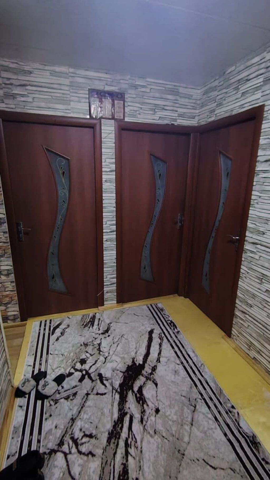 Sahildə 4 otaqlı köhnə tikili mənzil satılır, 81 m², 140 000 AZN, şəkil 2 / 12
