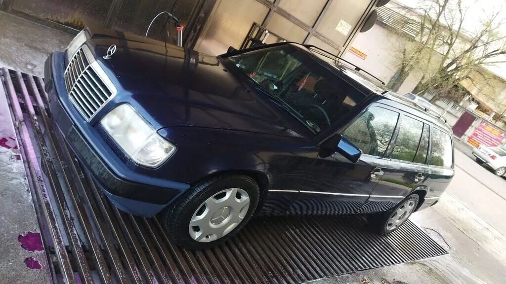 Mercedes-Benz W124: 1995 г., 2.8 л, Механика, Бензин, Универсал: фото 2