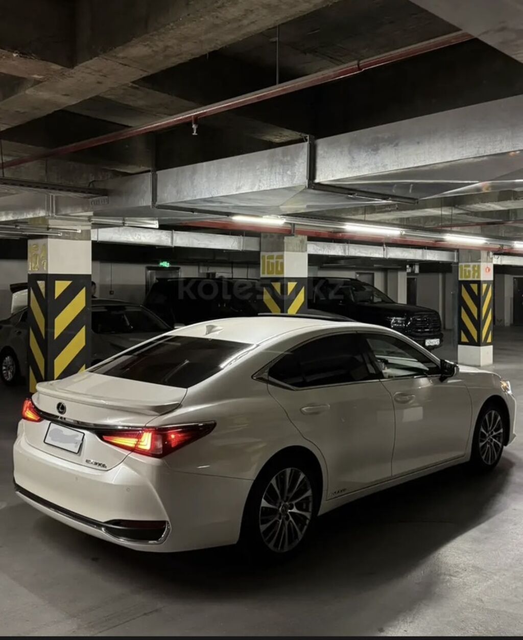 Lexus ES: 2019 г., Гибрид, Седан: фото 3