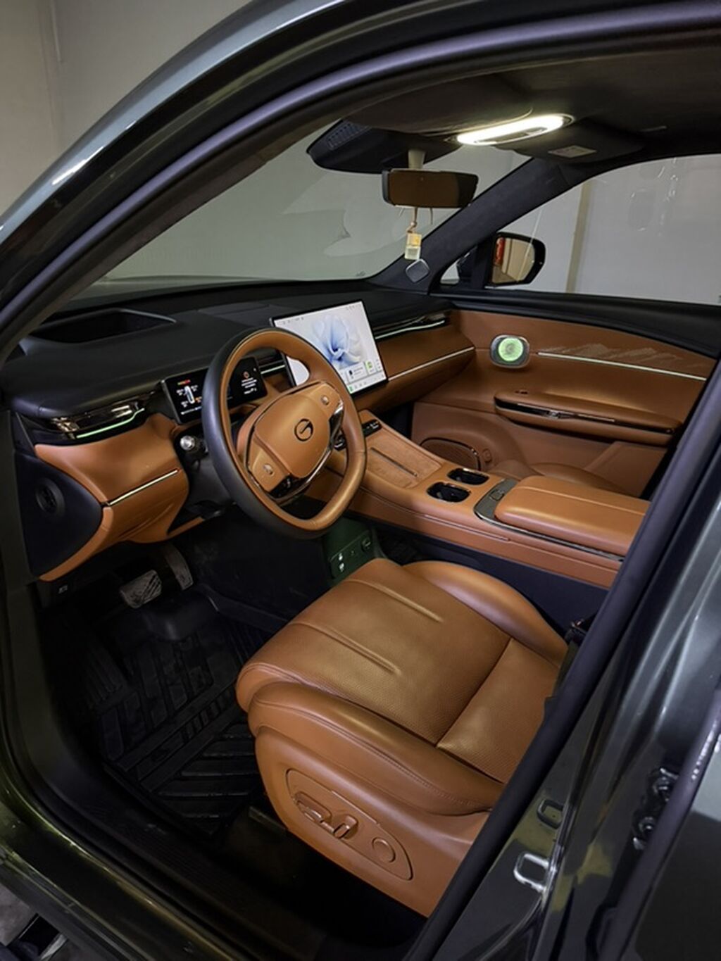 GAC Aion Hyper HT — электрический кроссовер премиум-класса. Основные: фото 3