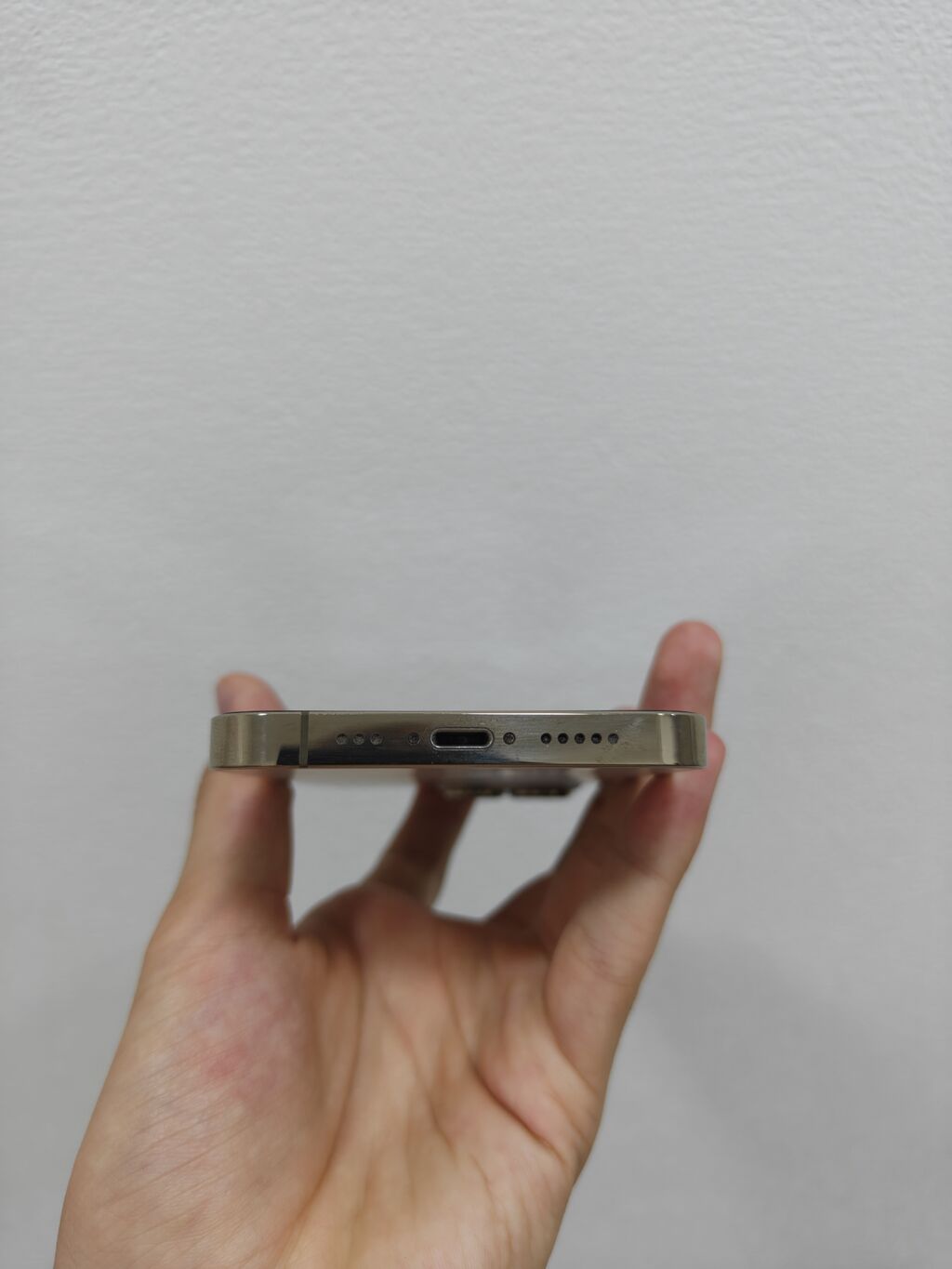 IPhone 13 Pro, Б/у, 256 ГБ, Matte Gold, Чехол, 78 %: фото 4