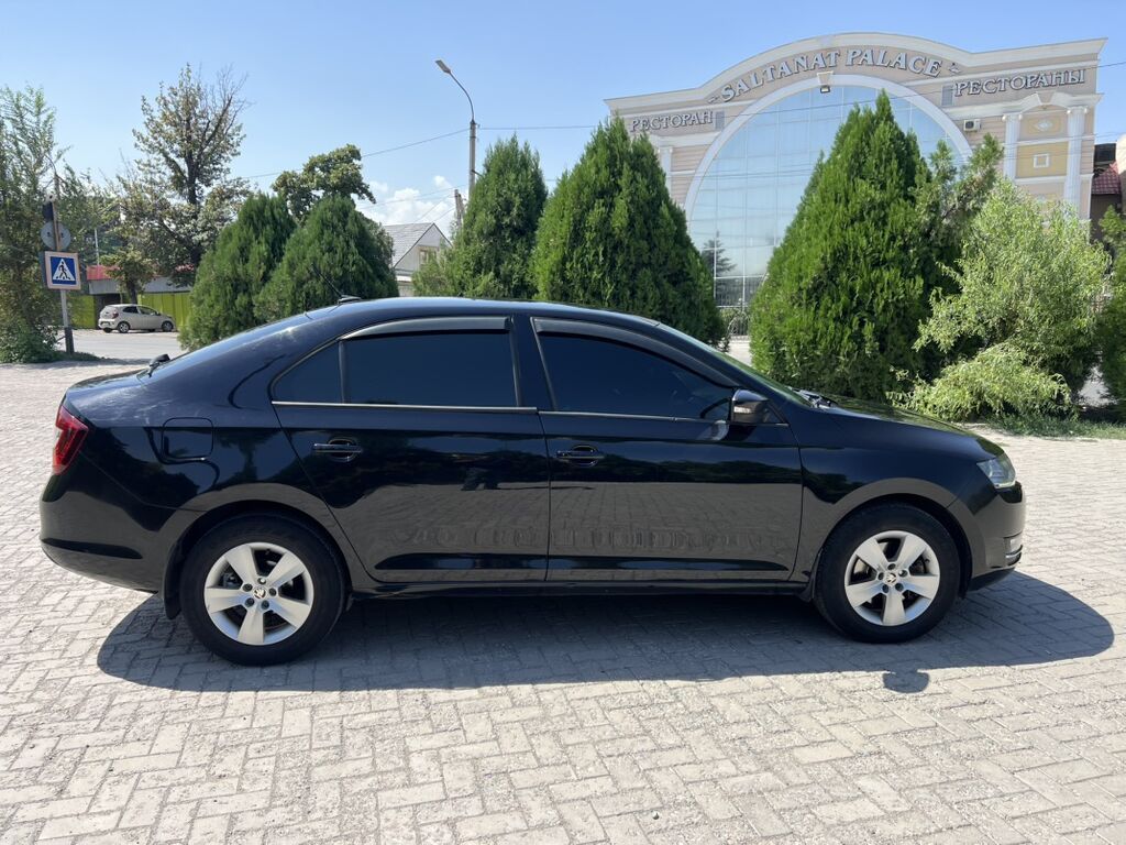 Skoda Rapid: 2018 г., 1.6 л, Автомат, Бензин, Седан: фото 7
