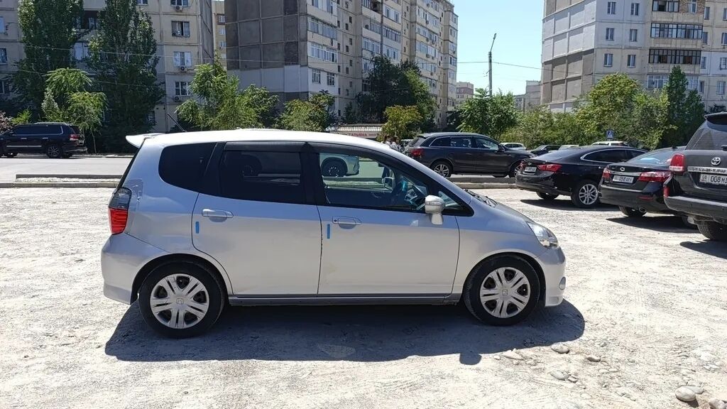 Honda Fit: 2005 г., 1.5 л, Типтроник, Бензин, Хэтчбэк: фото 6