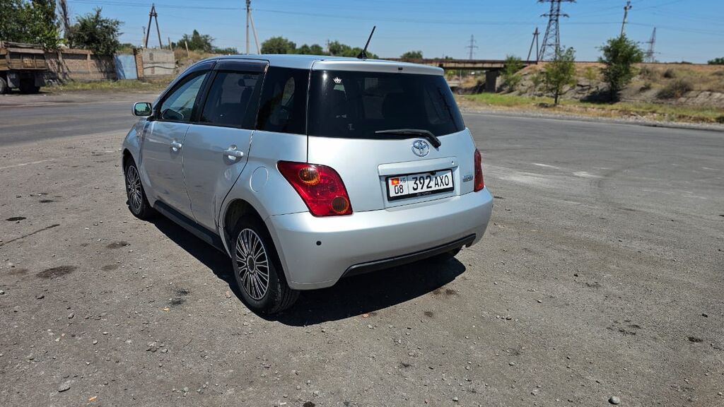 Toyota Ist: 2003 г., 1.3 л, Автомат, Бензин, Хэтчбэк: фото 4