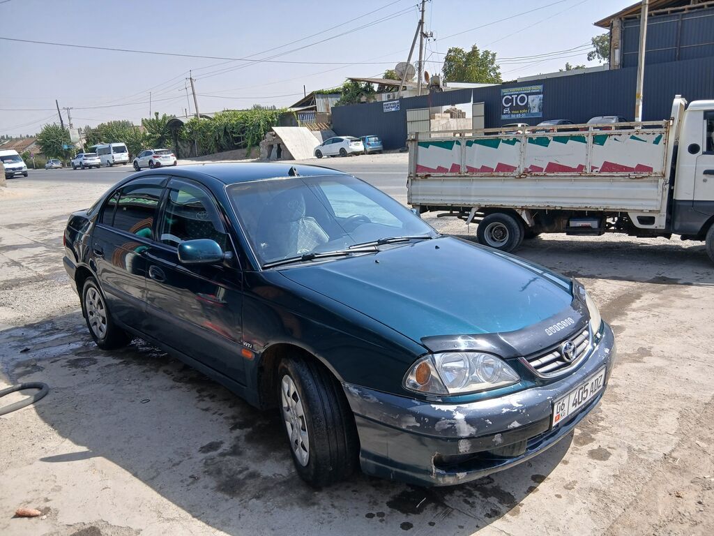 Toyota Avensis: 2002 г., 2 л, Автомат, Бензин, Седан: фото 3