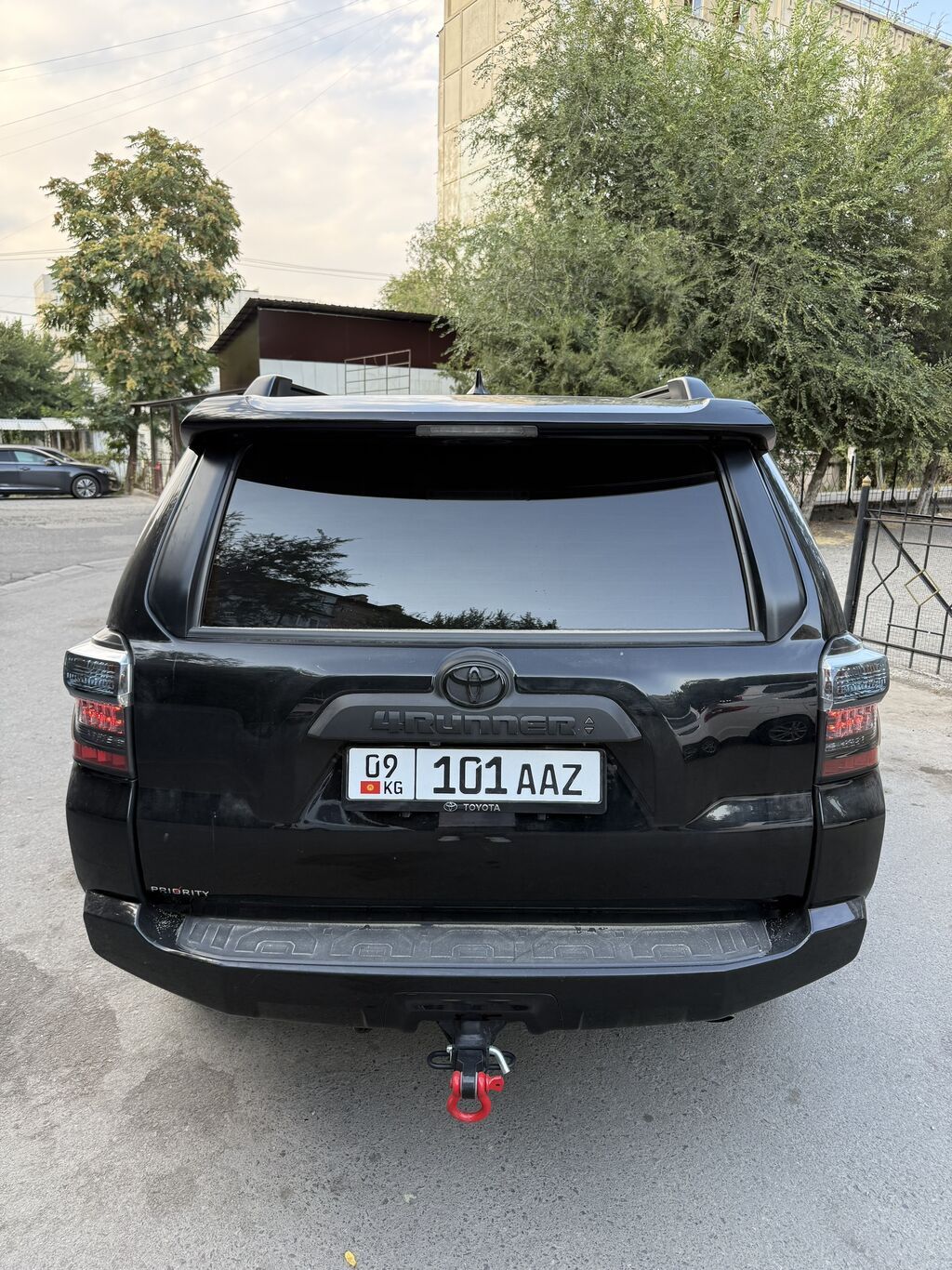 Toyota 4Runner: 2019 г., 4 л, Автомат, Газ, Внедорожник: фото 5