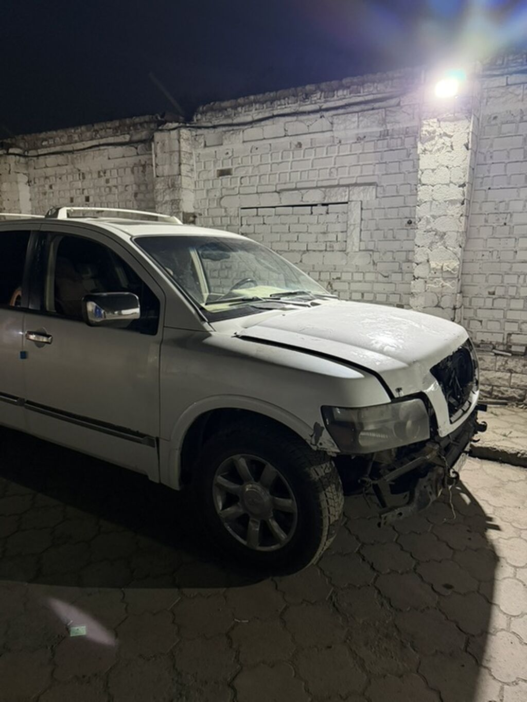 Infiniti QX56: 2005 г., 5.6 л, Автомат, Газ, Внедорожник: фото 2