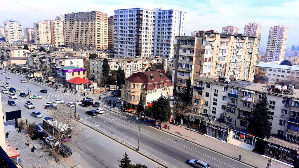 Bakı, Yasamal, 4 otaqlı, Köhnə tikili, m. İnşaatçılar, 120 kv. m