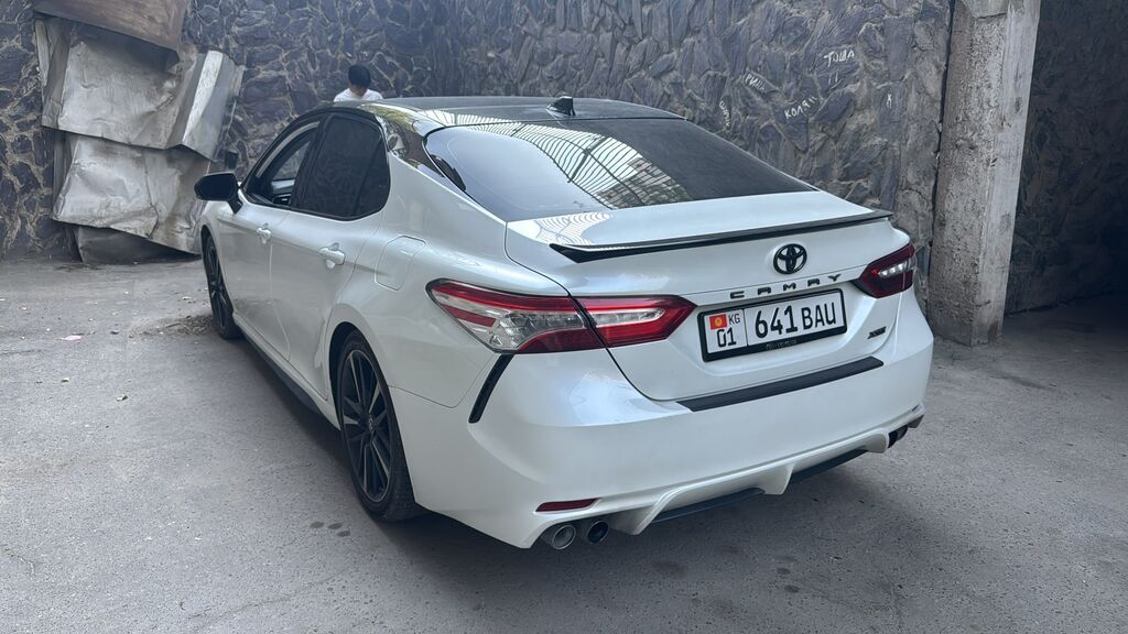 Toyota Camry: 2020 г., 2.5 л, Автомат, Бензин, Седан: фото 4