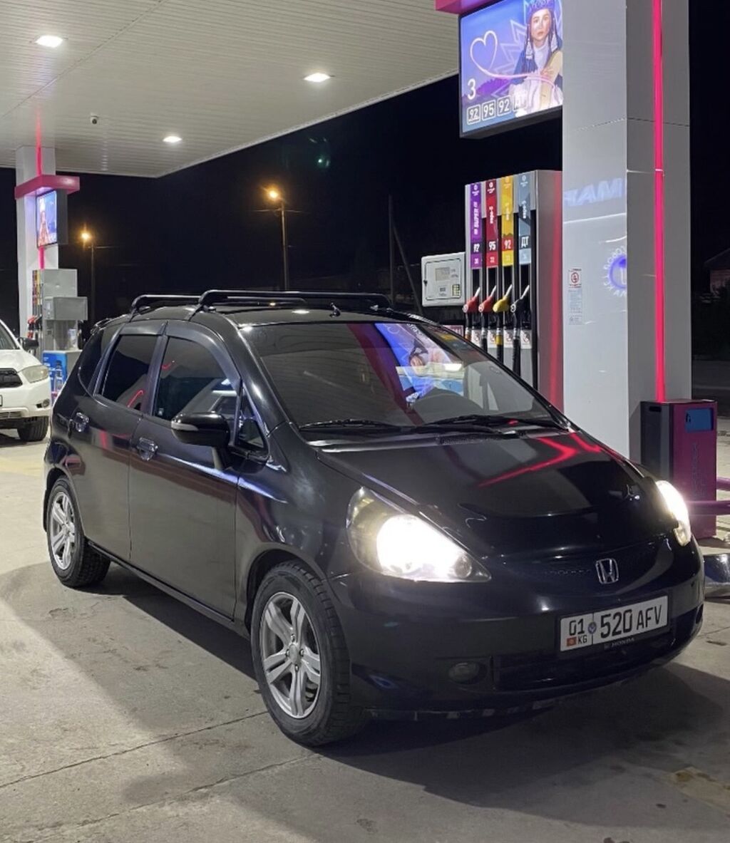 Honda Jazz: 2008 г., 1.3 л, Вариатор, Бензин, Хэтчбэк: фото 1