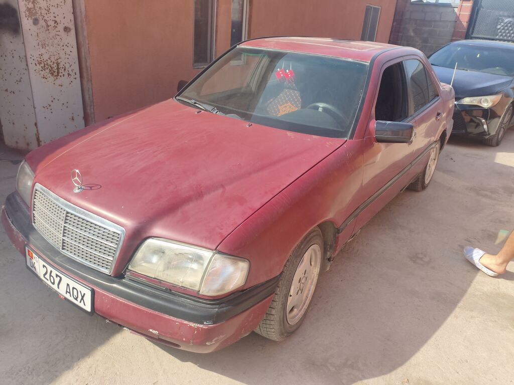 Mercedes-Benz C-Class: 1994 г., 1.8 л, Механика, Бензин, Седан: фото 2