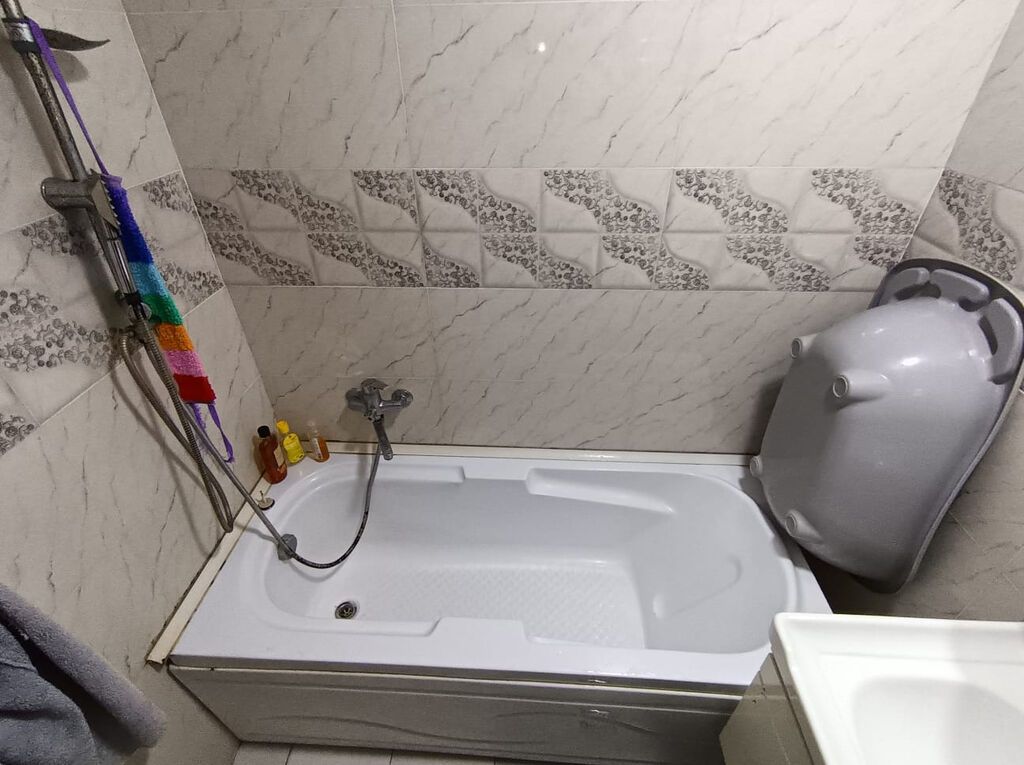 Sumqayıt, 3 otaqlı, Köhnə tikili, 72 kv. m
