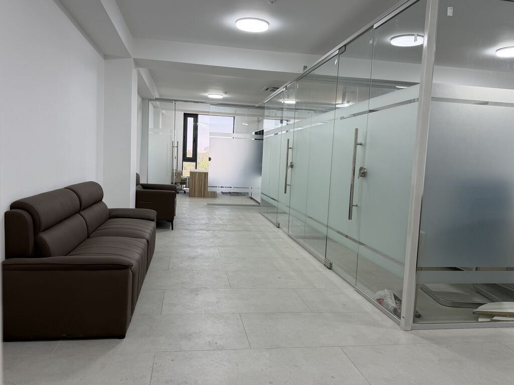 Аренда офисов, 93 м², В бизнес центре