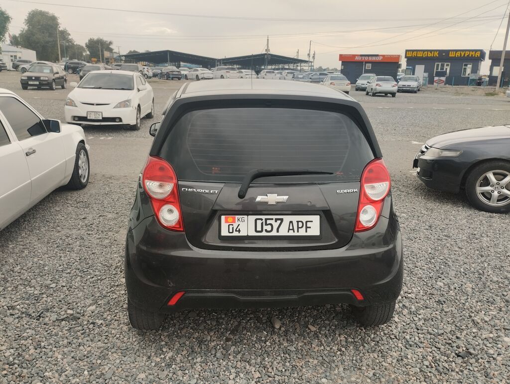 Chevrolet Spark: 2014 г., 1 л, Автомат, Газ, Хэтчбэк: фото 3