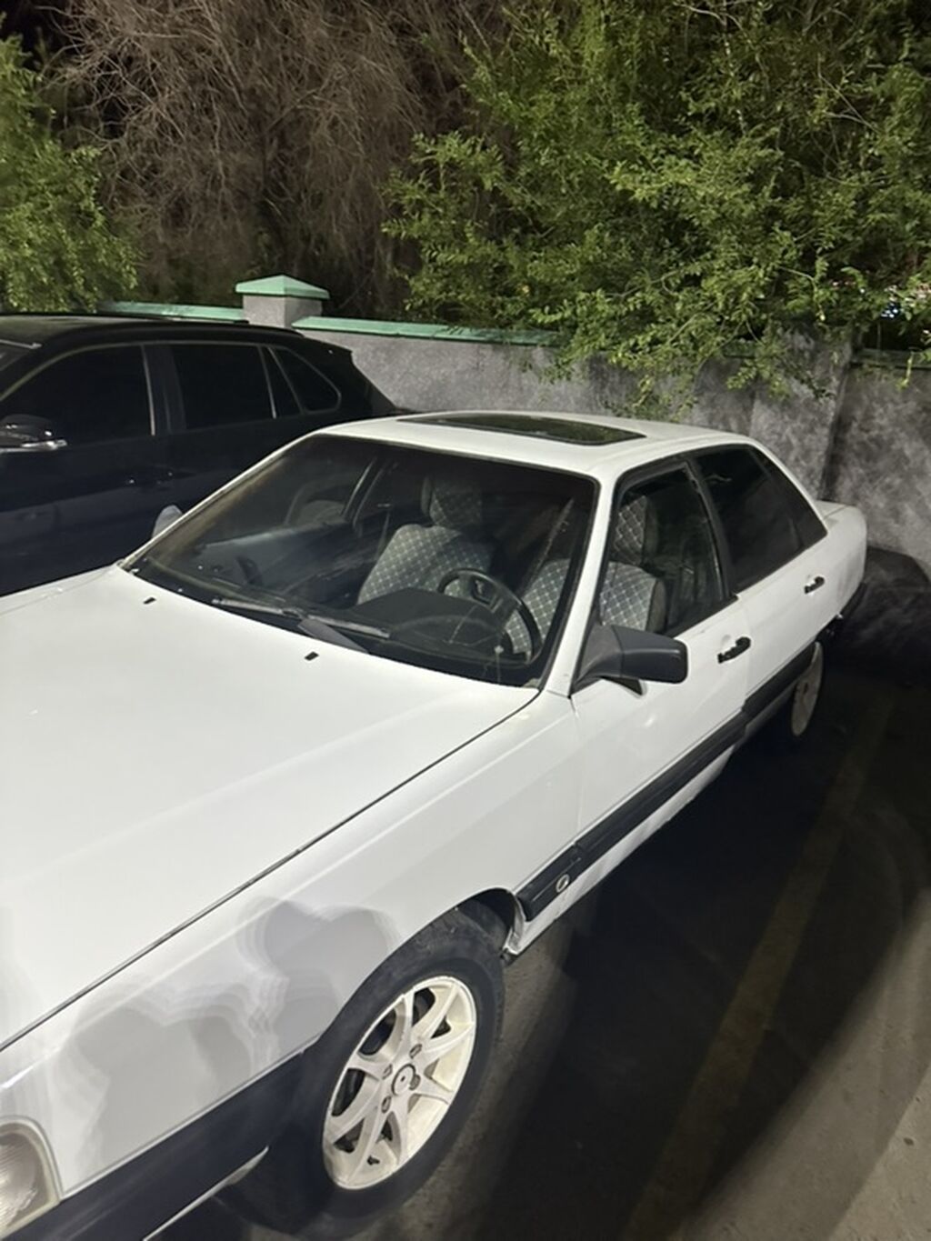 Audi 100: 1986 г., 1.8 л, Механика, Бензин, Седан: фото 4