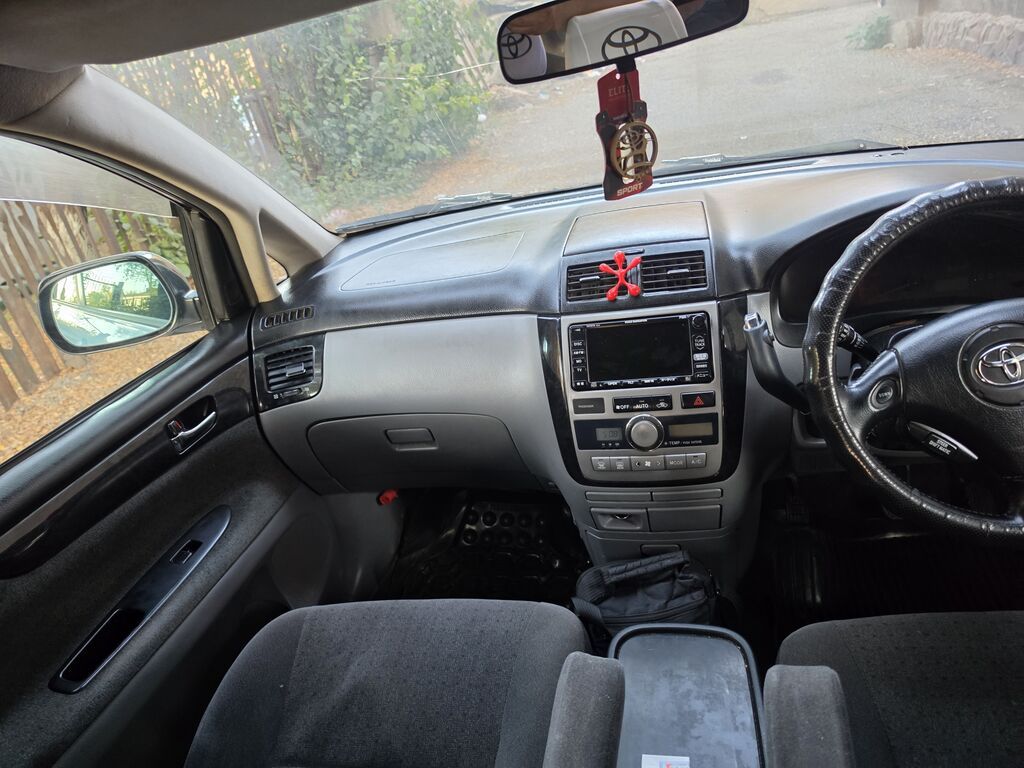Toyota Ipsum: 2003 г., Автомат, Бензин, Минивэн: фото 6