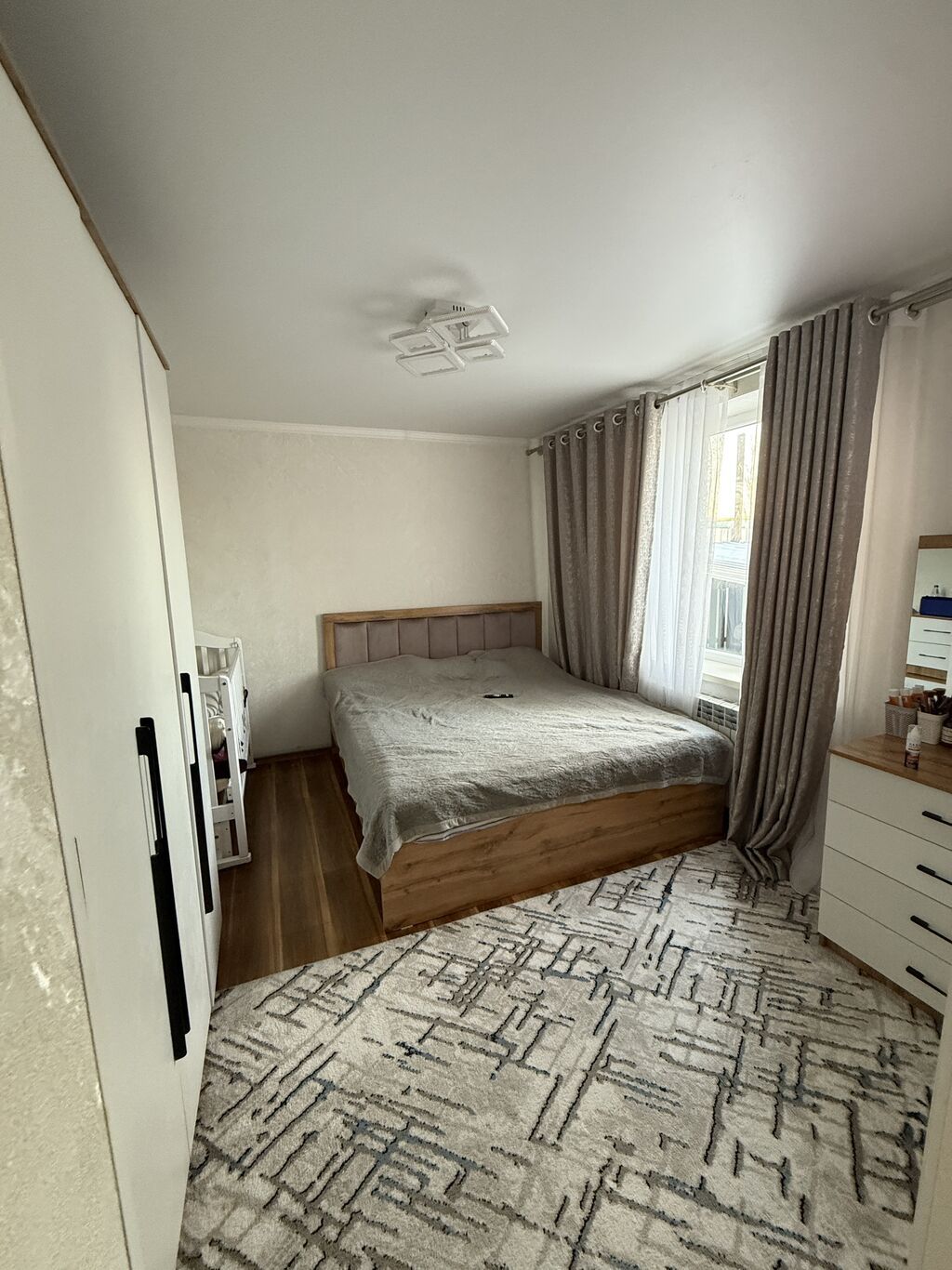 Продается дом с бизнесом 300кв м в ж/м Кара-Жыгач Перспективный район: фото 2