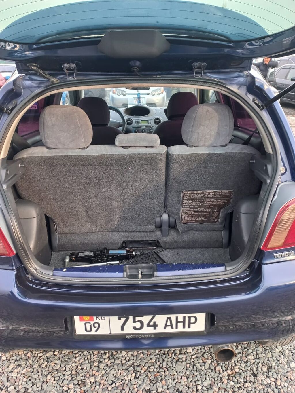 Toyota Yaris: 2000 г., 1.3 л, Автомат, Бензин, Хэтчбэк: фото 2
