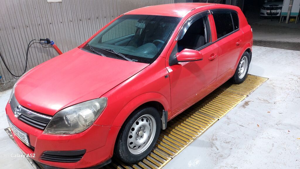 Opel Astra: 2006 г., Механика, Бензин, Хэтчбэк: фото 4
