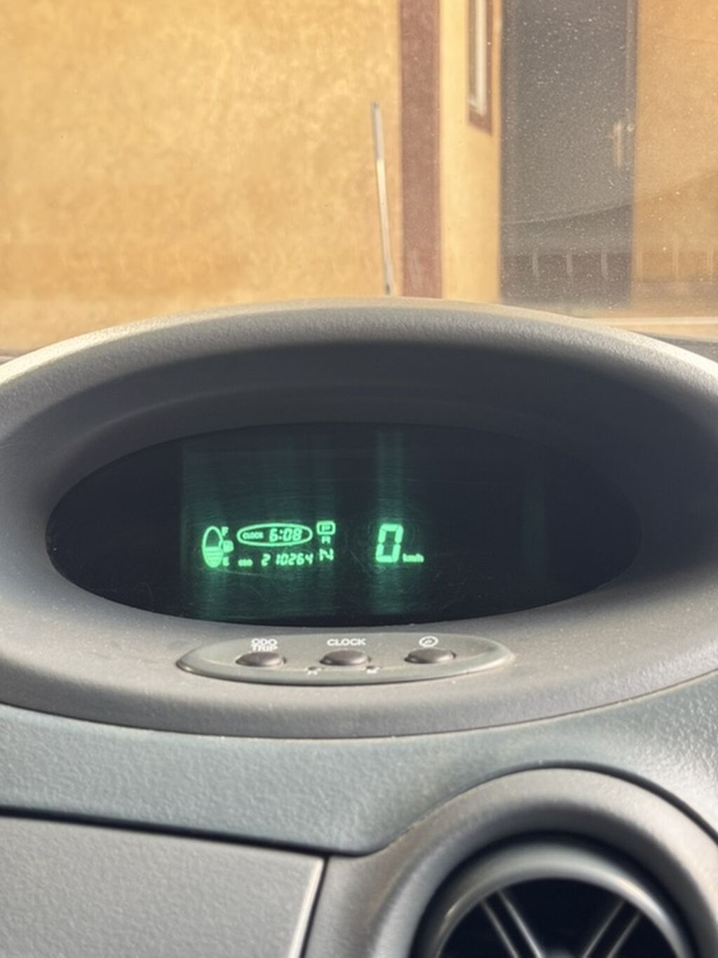 Toyota Vitz: 2000 г., 1.3 л, Автомат, Бензин, Хэтчбэк: фото 5