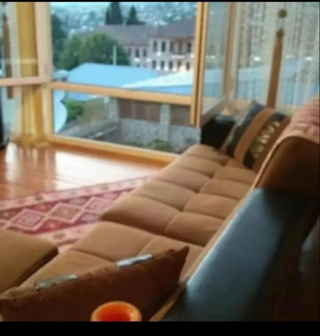 Şəkidə Günlük Kirayə Ev İcarəyə verilən 2 mərtəbəli, geniş həyətli ev