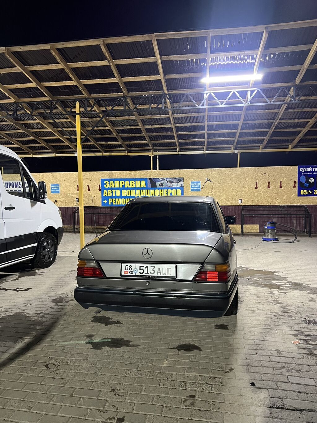 Mercedes-Benz E-Class: 1990 г., 2 л, Механика, Бензин: фото 4
