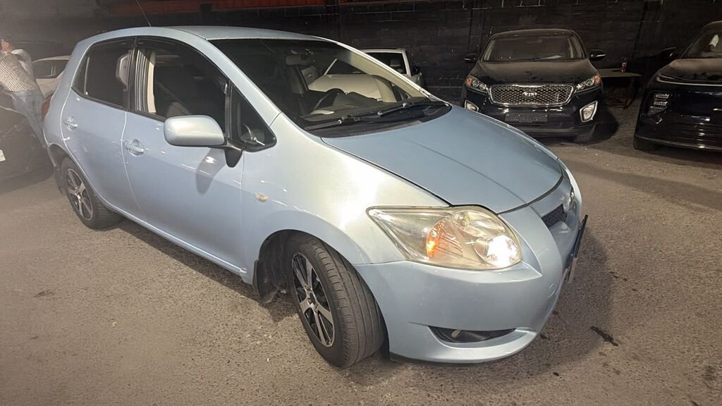 Toyota Auris: 2007 г., 1.6 л, Робот, Бензин, Хэтчбэк: фото 2
