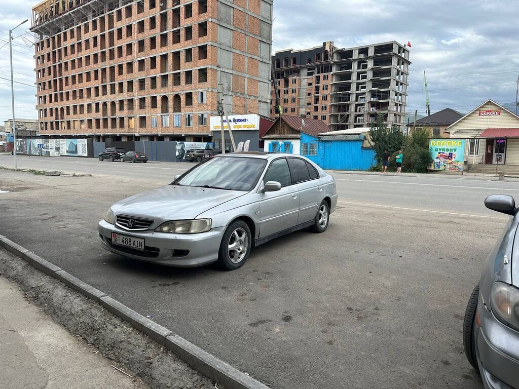 Honda Accord: 2000 г., 1.8 л, Механика, Бензин, Седан: фото 5