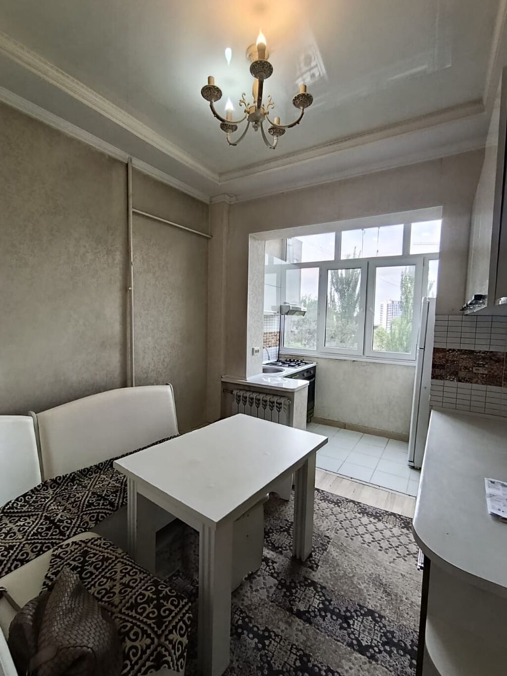 3 комнаты, 67 м², 106 серия, 6 этаж, Старый ремонт