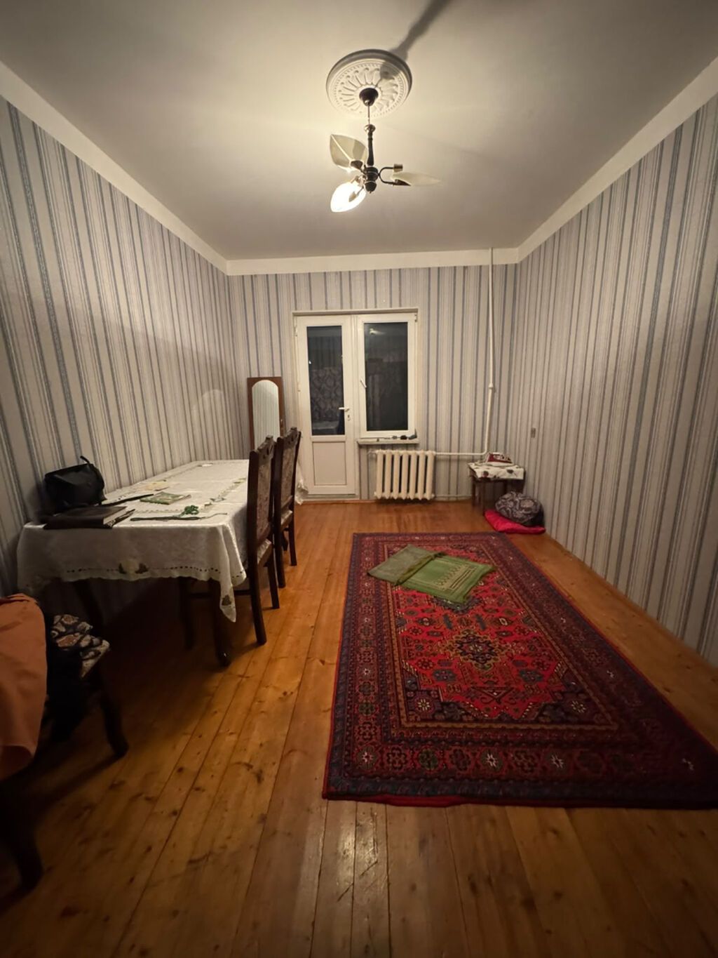 Bakı, Qaraçuxur qəs., 3 otaqlı, Köhnə tikili, 90 kv. m