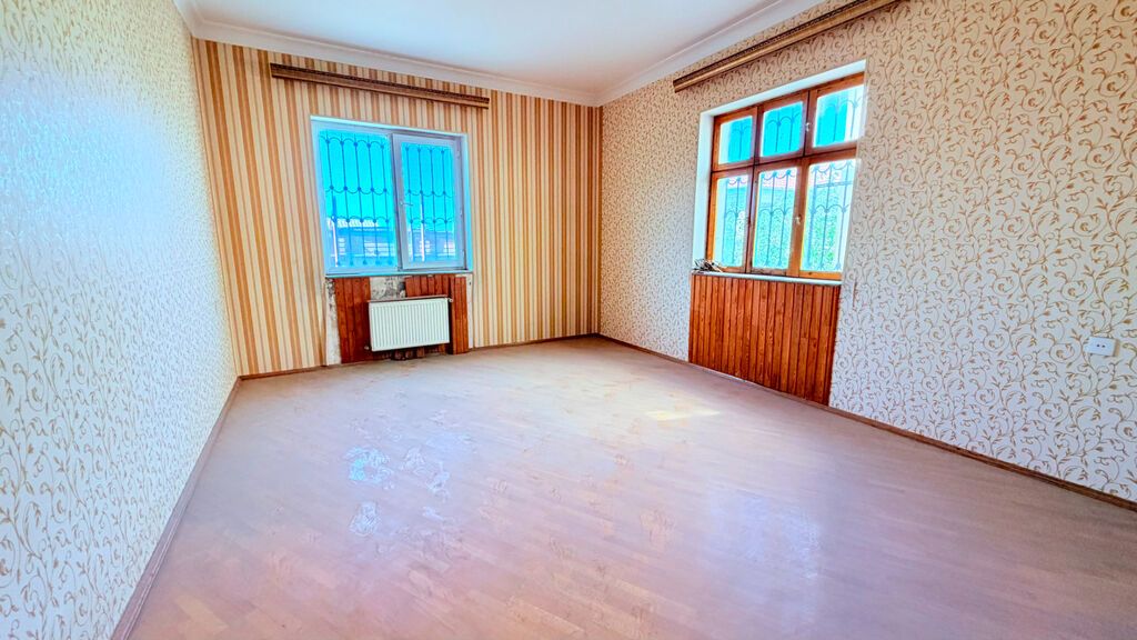 5 otaqlı, 195 kv. m, Kredit yoxdur, Orta təmir