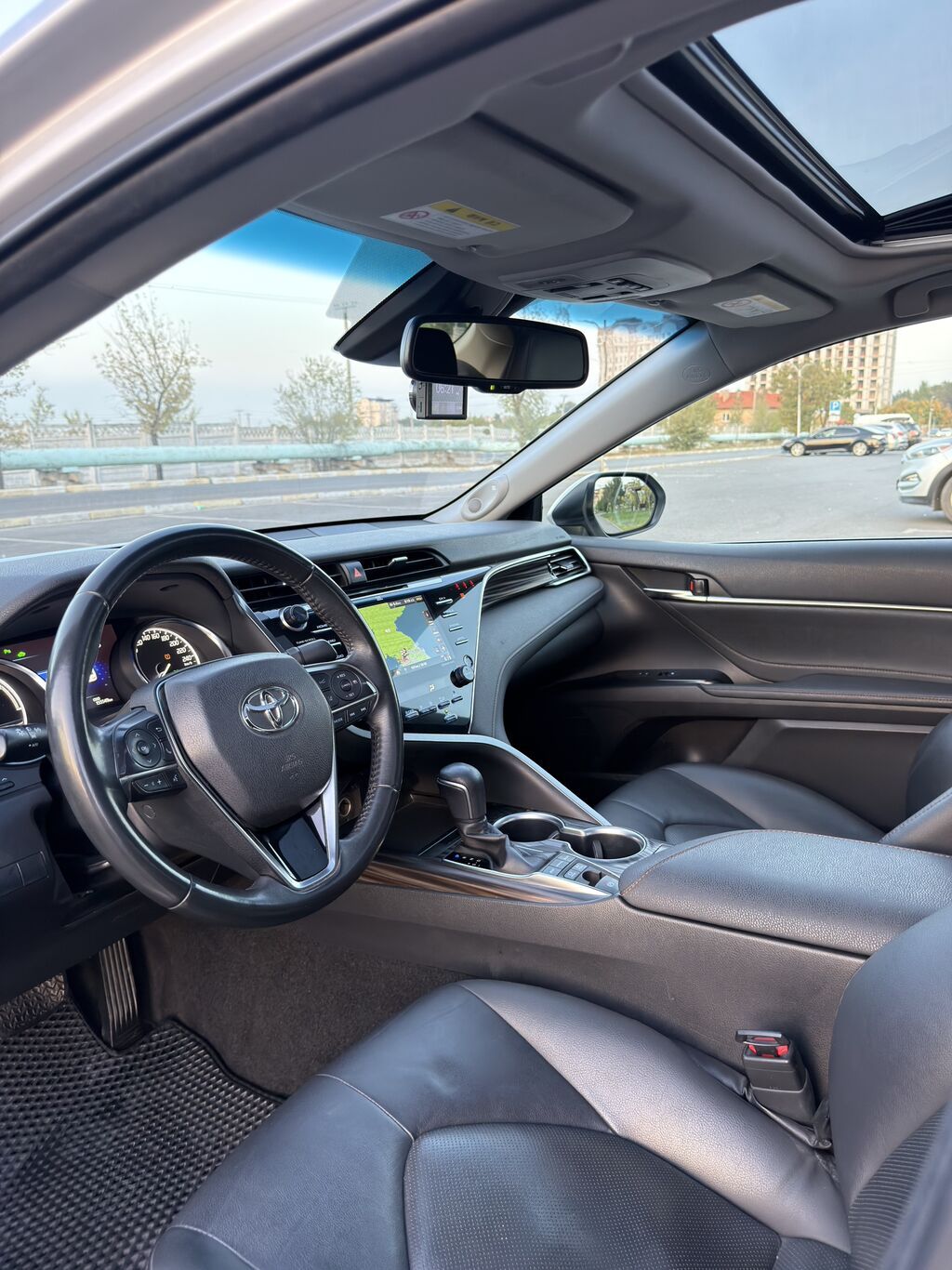 Toyota Camry: 2018 г., 2.5 л, Вариатор, Гибрид, Седан: фото 7