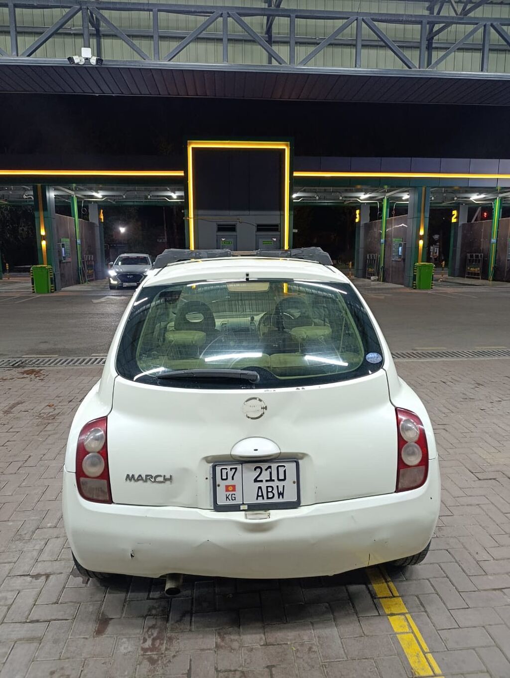 Nissan March: 2004 г., 1.3 л, Автомат, Бензин, Хэтчбэк: фото 2
