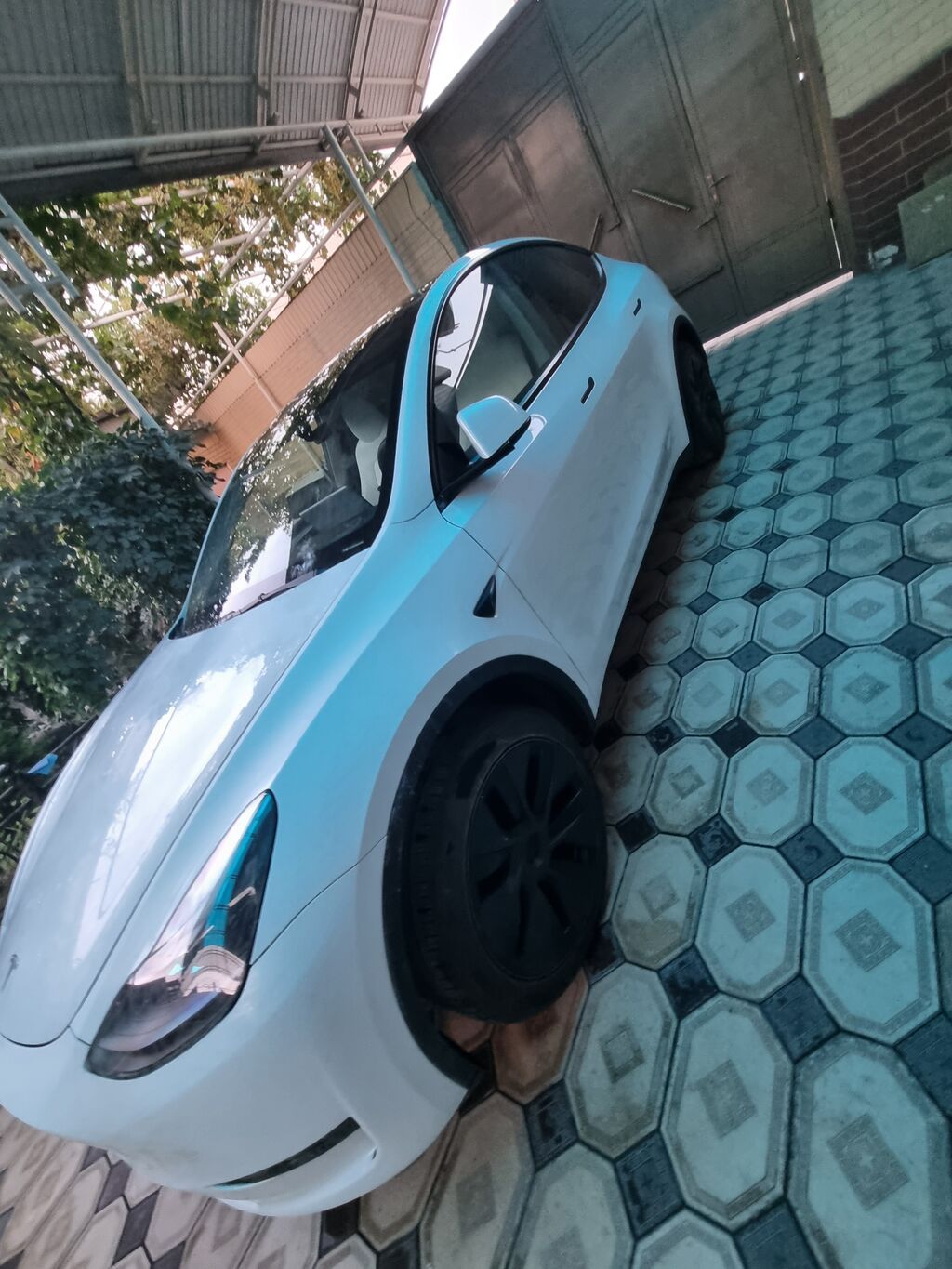 Tesla Model Y: 2024 г., Электромобиль, Кроссовер: фото 2