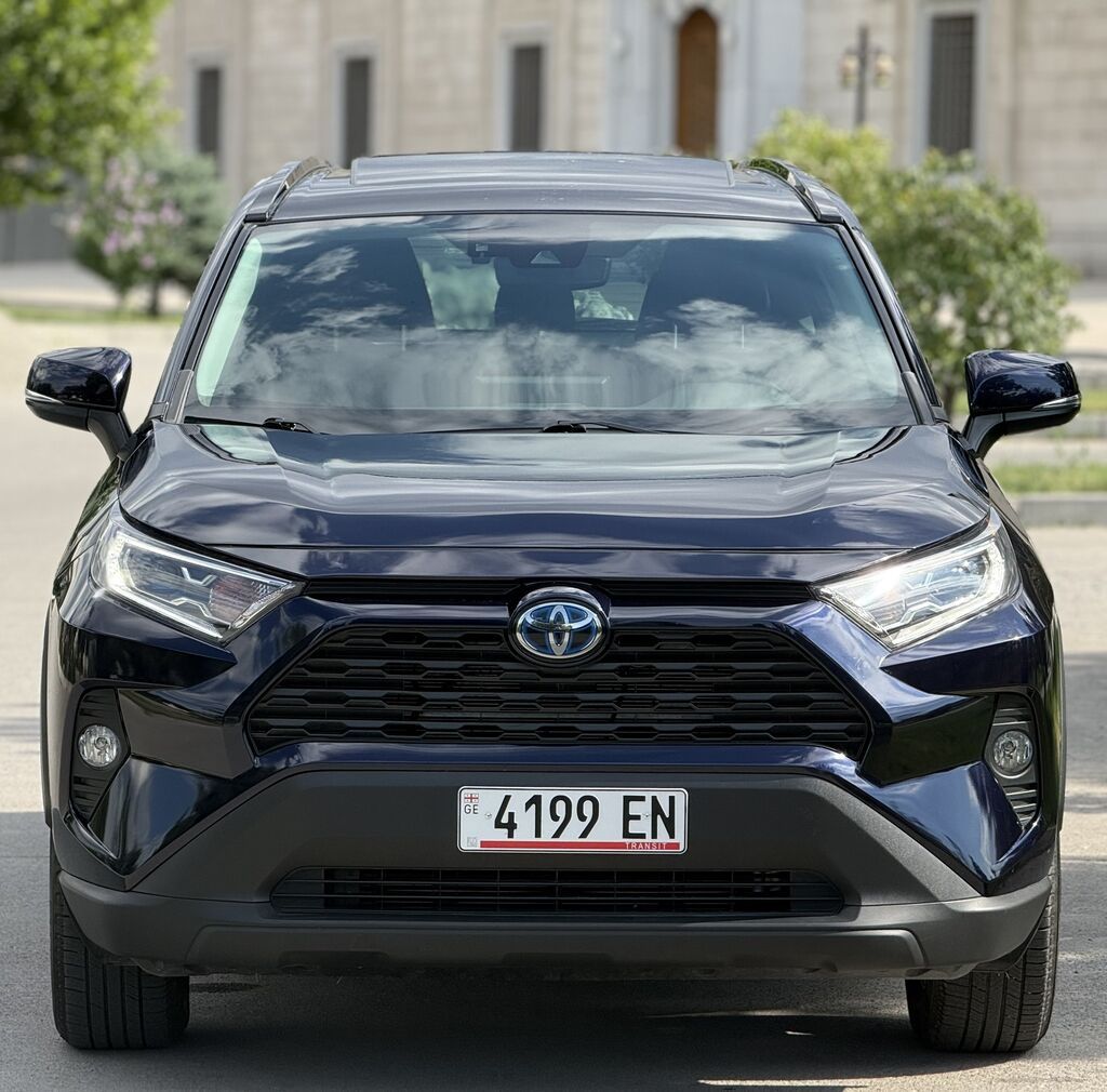 Toyota RAV4: 2021 г., 2.5 л, Автомат, Гибрид, Кроссовер: фото 3