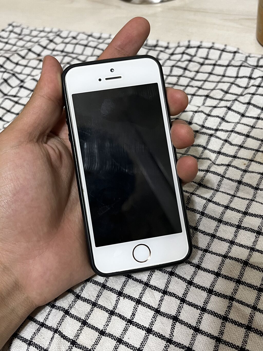 IPhone SE, Б/у, 16 ГБ, Белый: фото 1