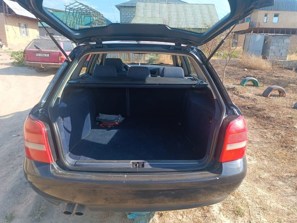 Audi A4 Avant 2000 г., 2.4 л, автомат: фото 7