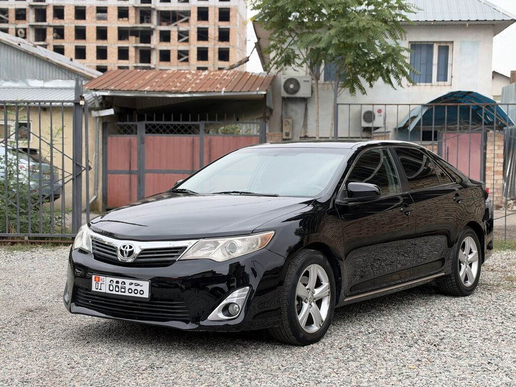 Toyota Camry: 2012 г., 2.5 л, Автомат, Бензин, Седан: фото 2