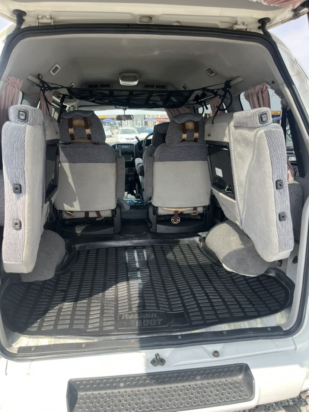 Mitsubishi Delica: 2003 г., 3 л, Автомат, Бензин, Минивэн: фото 6
