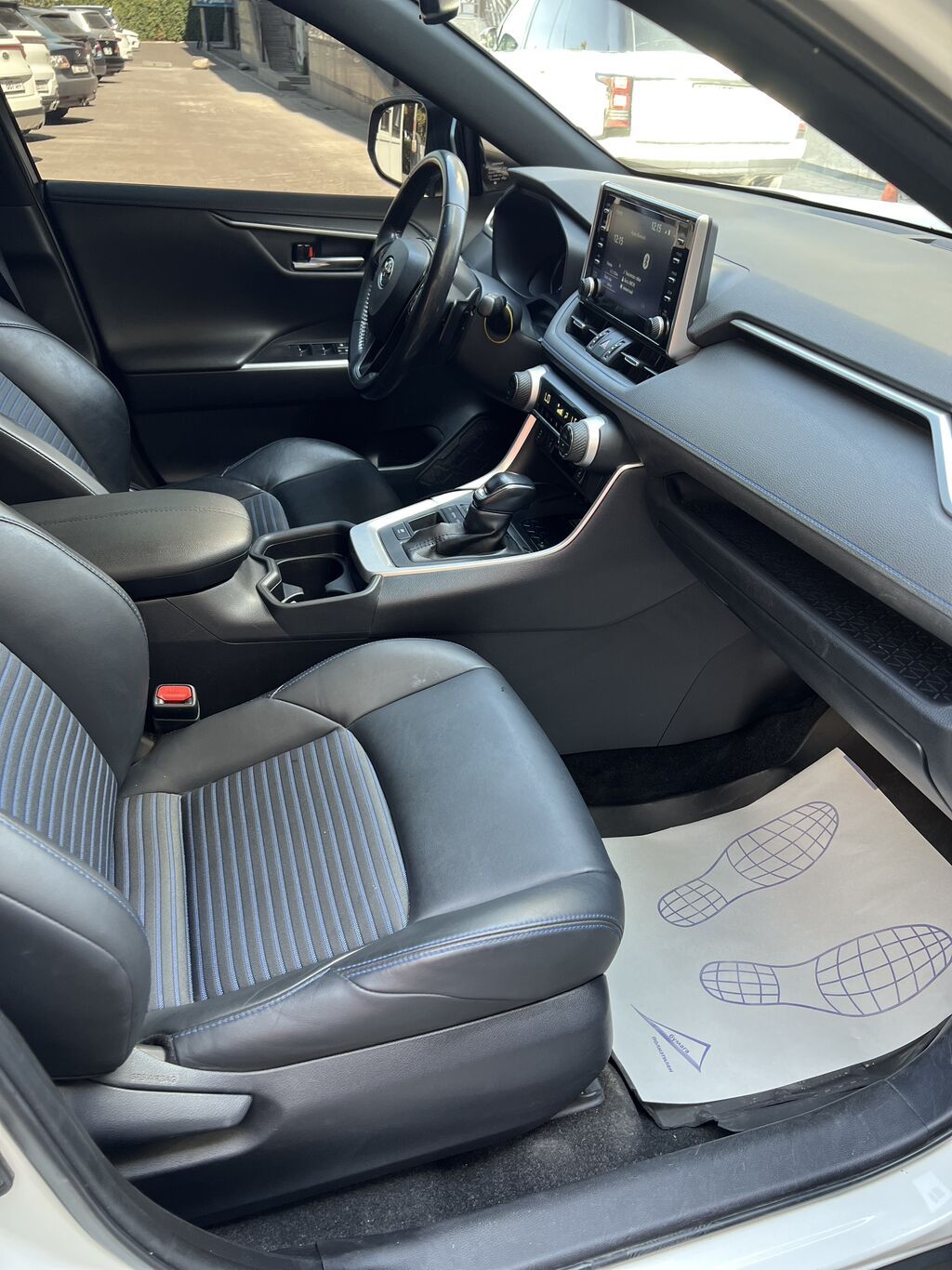 Toyota RAV4: 2021 г., 2.5 л, Автомат, Гибрид, Кроссовер: фото 8
