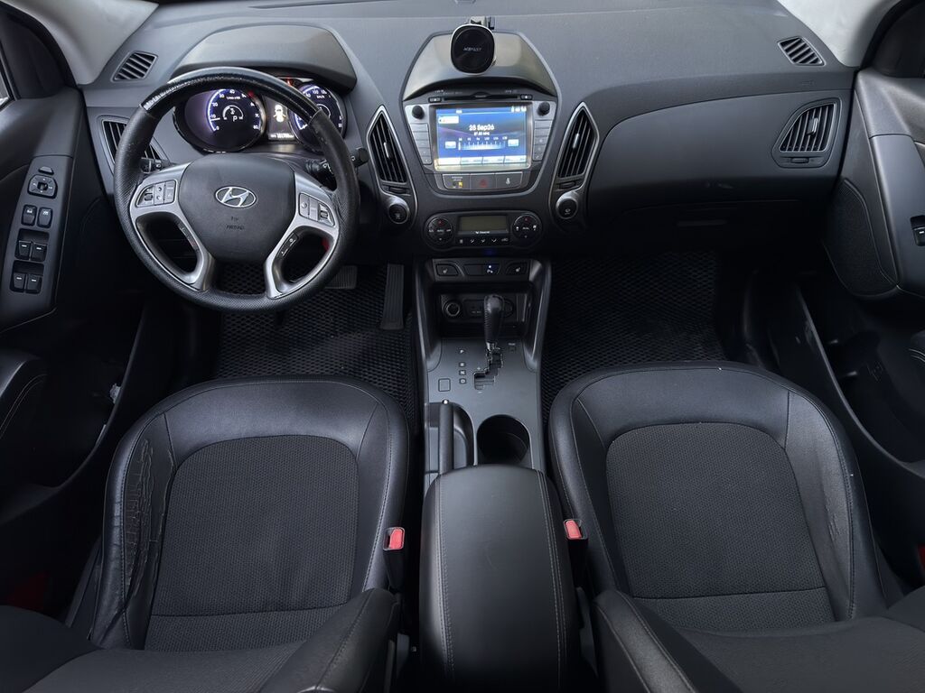 Hyundai ix35: 2014 г., 2 л, Автомат, Бензин, Кроссовер: фото 6