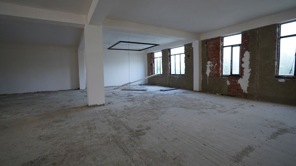 Ticarət Mərkəzi – Mall tipli obyekt - Ümumi sahə: 5 000 kv.m
