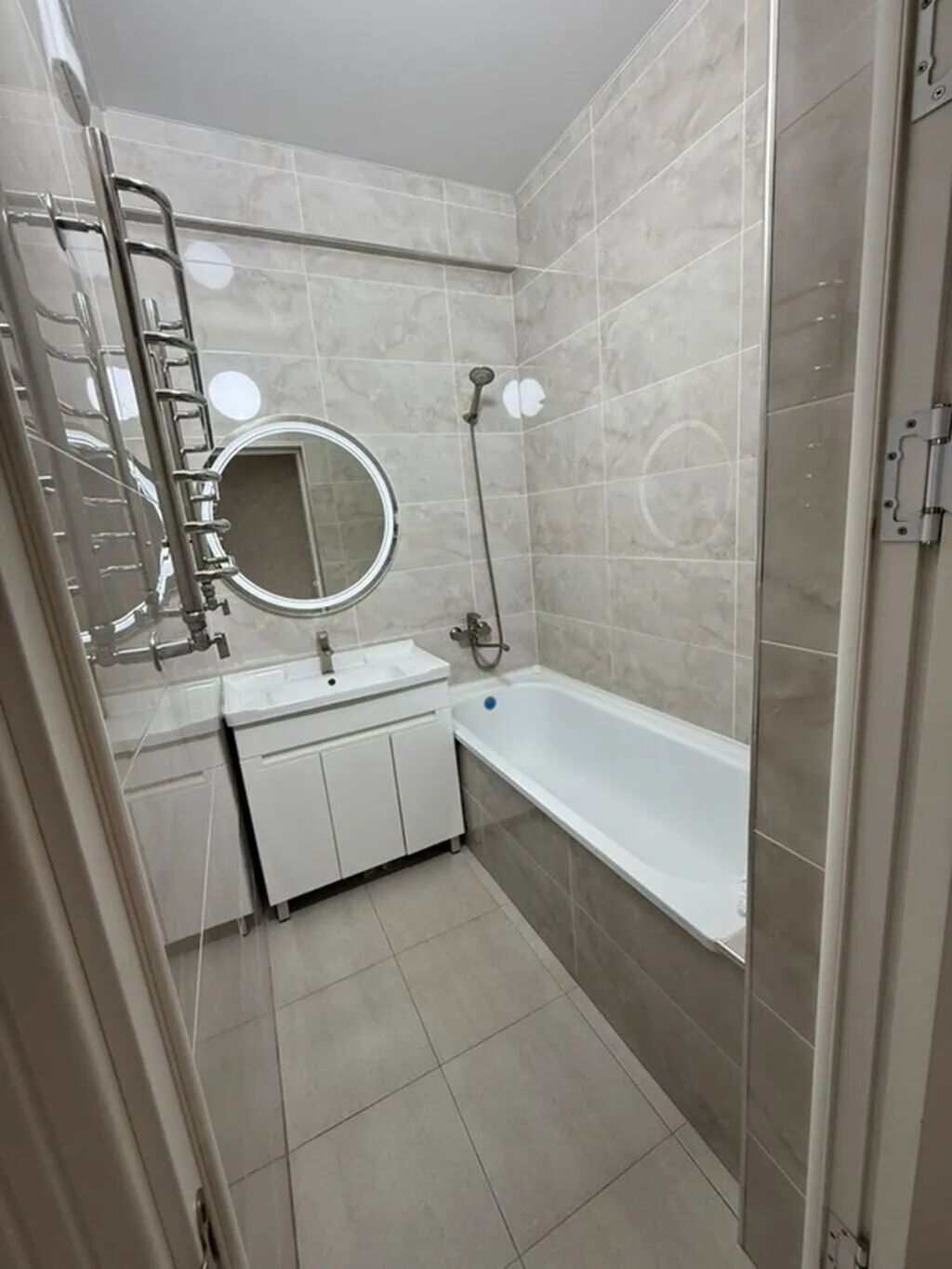 2 комнаты, 71 м², 12 мкр 12 этаж: фото 2