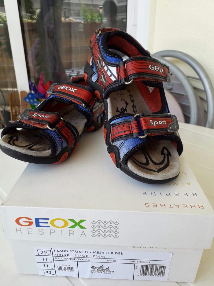 Παιδικά Παπούτσια και Μπότες: Πεδιλο geox29νούμερο με φωτάκι στην κίνηση σε lalafo.gr Πεδιλο geox29νούμερο με φωτάκι στην κίνηση σε Περιφερειακή ενότητα Θεσσαλονίκης