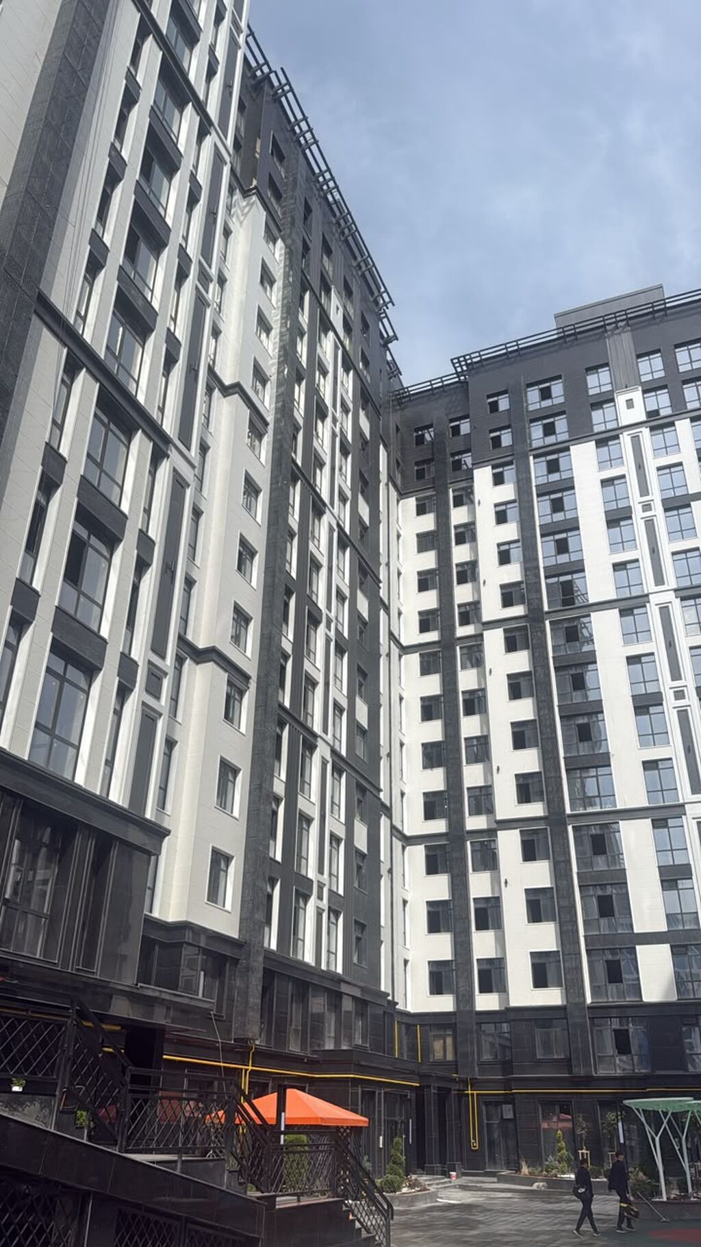 3 комнаты, 101 м², Асанбай мкр Элитка, 8 этаж, ПСО (под самоотделку): фото 2