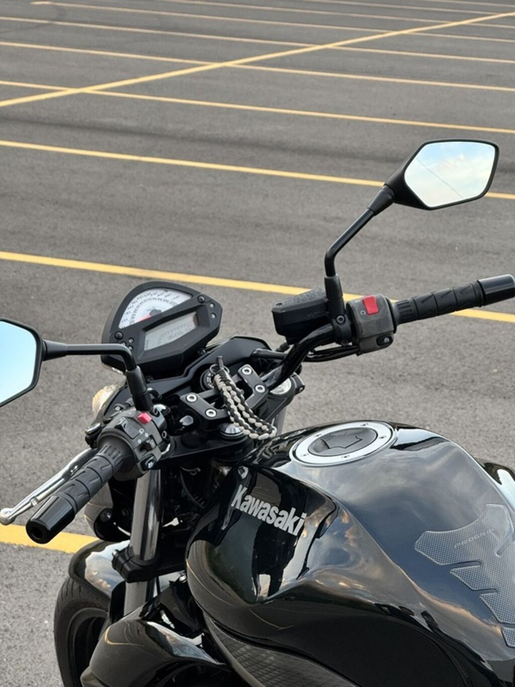 Kawasaki ER-6n, городской нейкед в классическом черном цвете: фото 6